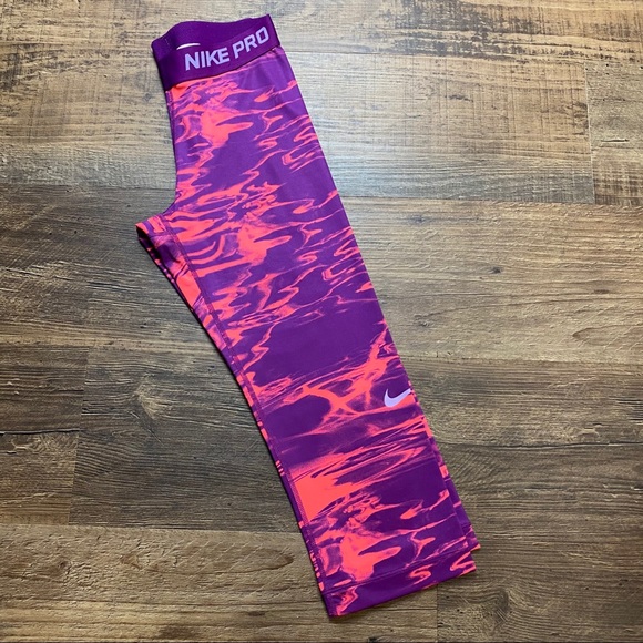Nike Pants - Nike Pro Capris Small